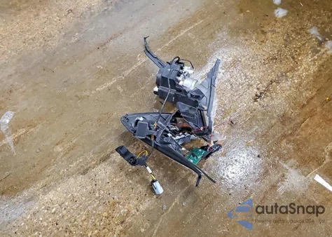 2022 Chevrolet Trax 1Lt z USA, uszkodzony, nr VIN KL7CJPSM0NB516385